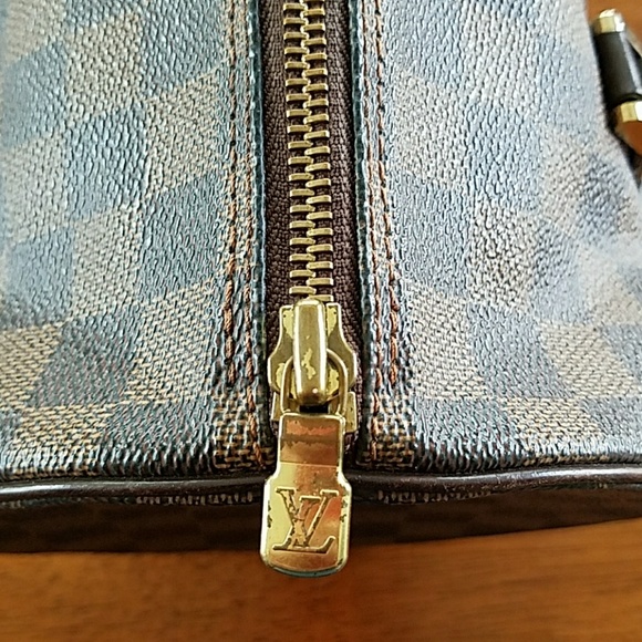 SOLD! Authentic LV Papillion 30 - Picture 5 of 8